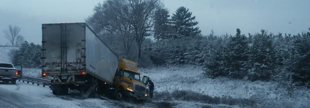 Jackknife truck accident on a winter day