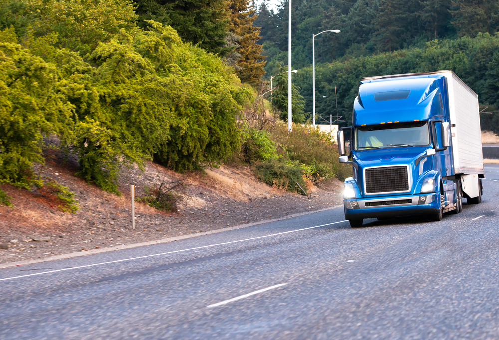 Blue,Modern,Popular,Huge,Comfortable,Big,Rig,Semi,Truck