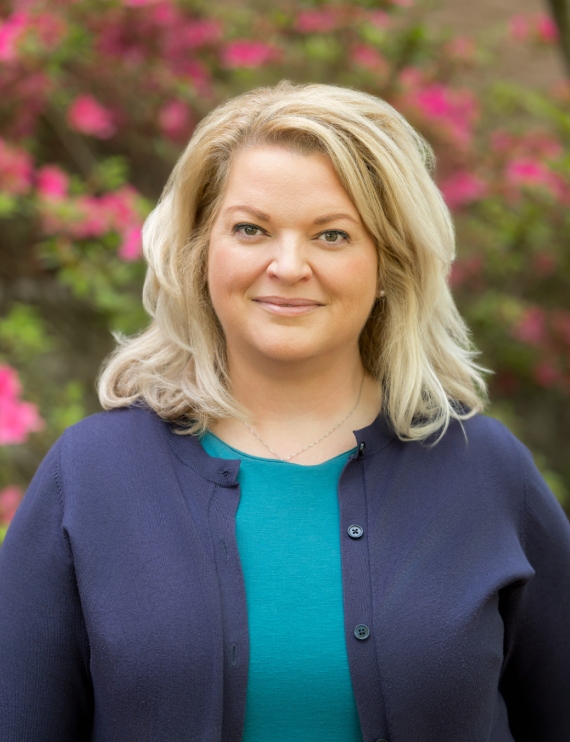 Sara Sparks Bio image