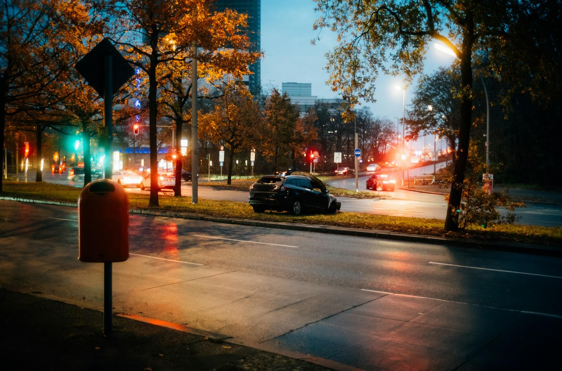 Learn If It Is Legal to Leave the Scene of an Accident Without Injuries
